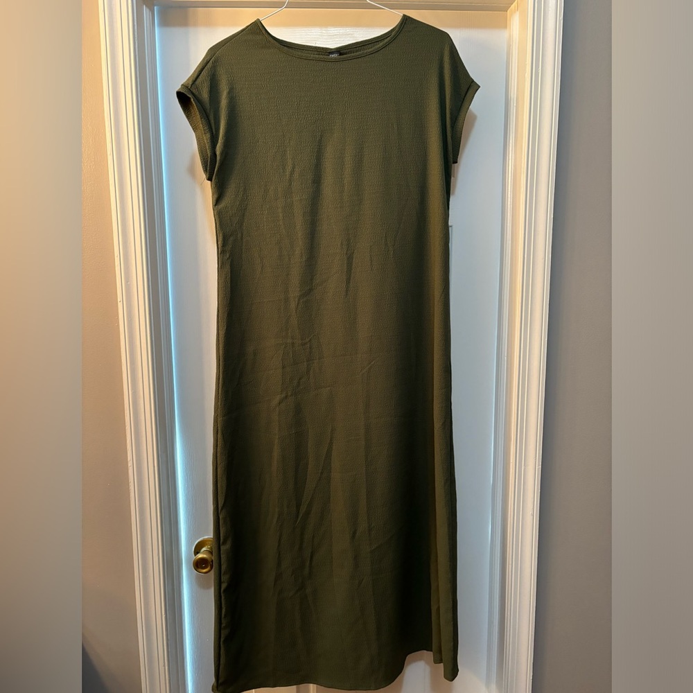 Emery Rose dark green shift dress size medium